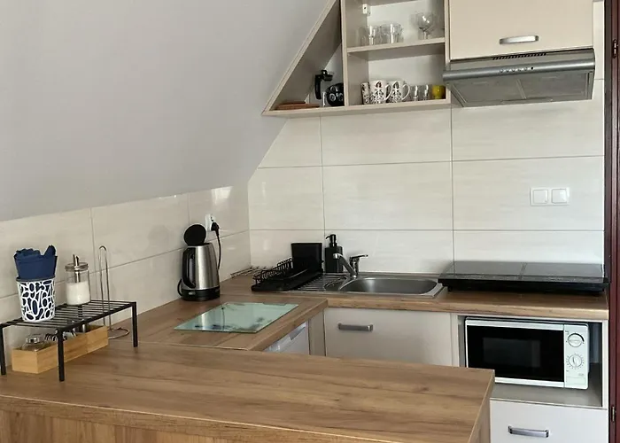 ホームステイ Pod Lasem シクラルスカ・ポレンバ