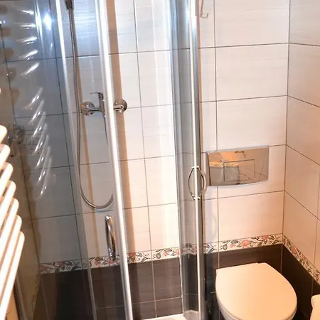 Pod Lasem Quarto em Acomodações Particulares *